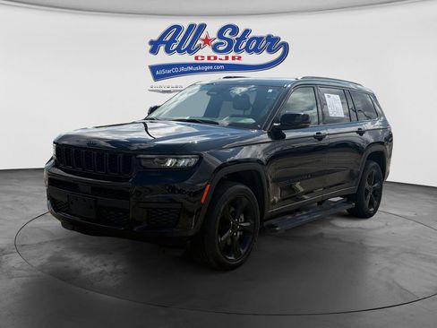 Used 2023 Jeep Grand Cherokee L Laredo AWD/4WD image 3