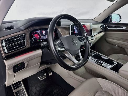 Used 2024 Volkswagen Atlas SEL Premium R-Line AWD/4WD image 9