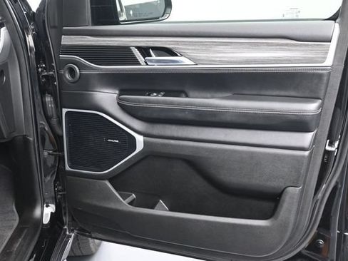 Used 2022 Jeep Wagoneer Series II AWD/4WD image 11