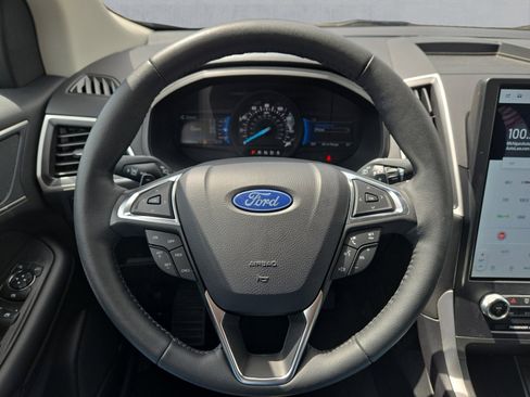 Certified 2024 Ford Edge SEL w/ Convenience Package AWD/4WD image 13