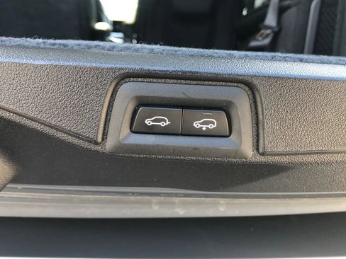 Used 2023 BMW X7 xDrive40i w/ Premium Package AWD/4WD image 44