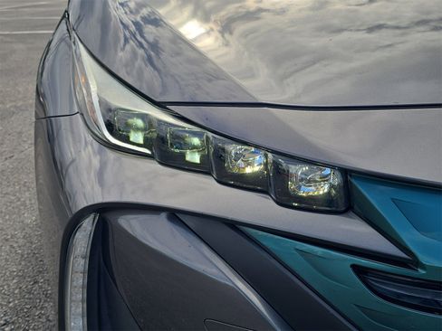Used 2018 Toyota Prius Prime Plus image 7