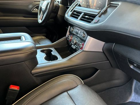 Used 2022 GMC Yukon SLT w/ SLT Luxury Package RWD image 18