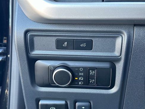 Used 2024 Ford Expedition XLT image 12