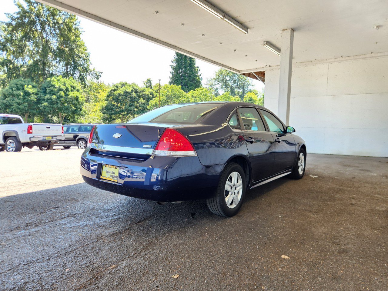 Used 2010 Chevrolet Impala LS FWD image 3