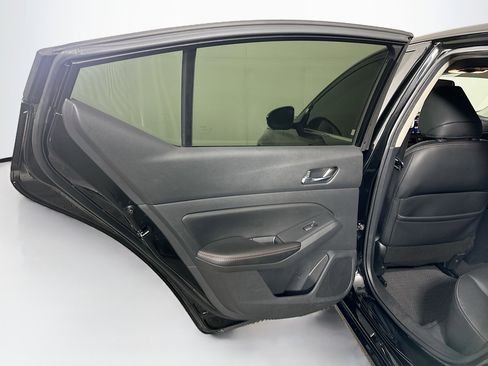 Used 2021 Nissan Altima 2.0 SR FWD image 25