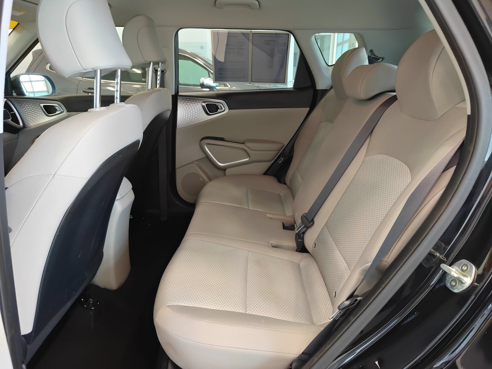 Used 2020 Kia Soul LX FWD image 11