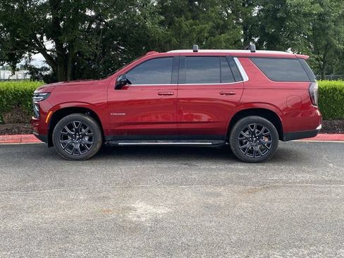 Used 2025 Chevrolet Tahoe LT w/ Comfort Package AWD/4WD image 9
