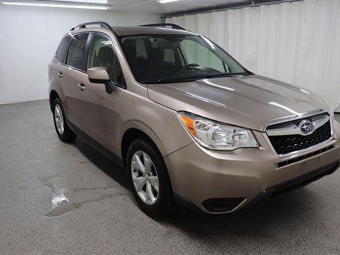 Used 2015 Subaru Forester 2.5i Premium AWD/4WD image 2