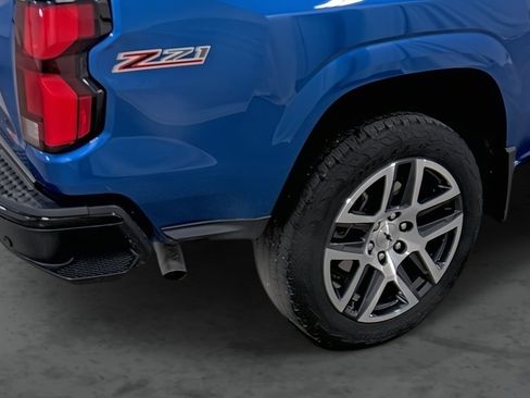 Used 2024 Chevrolet Colorado Z71 w/ Z71 Convenience Package 2 image 12