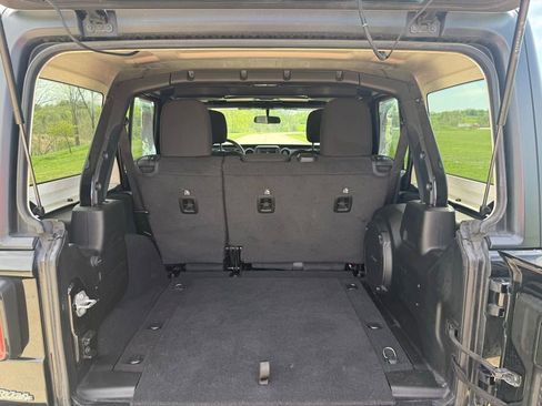Used 2023 Jeep Wrangler Unlimited Sport AWD/4WD image 6