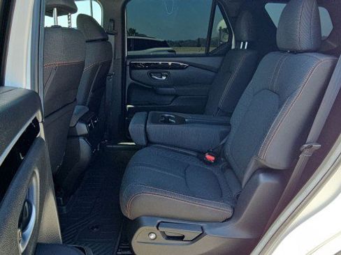 Used 2025 Honda Pilot Sport image 24