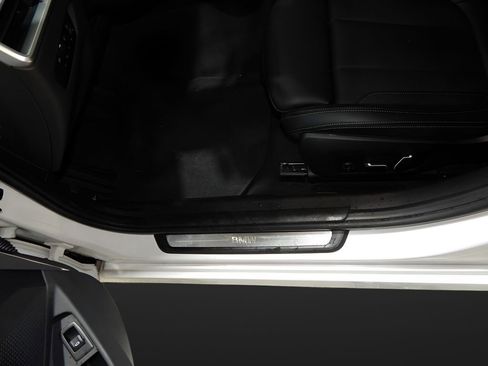 Used 2025 BMW 330i xDrive Sedan AWD/4WD image 13