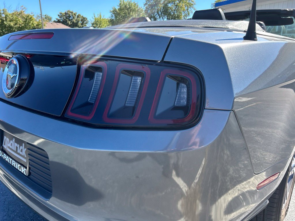 Used 2013 Ford Mustang Premium RWD image 12