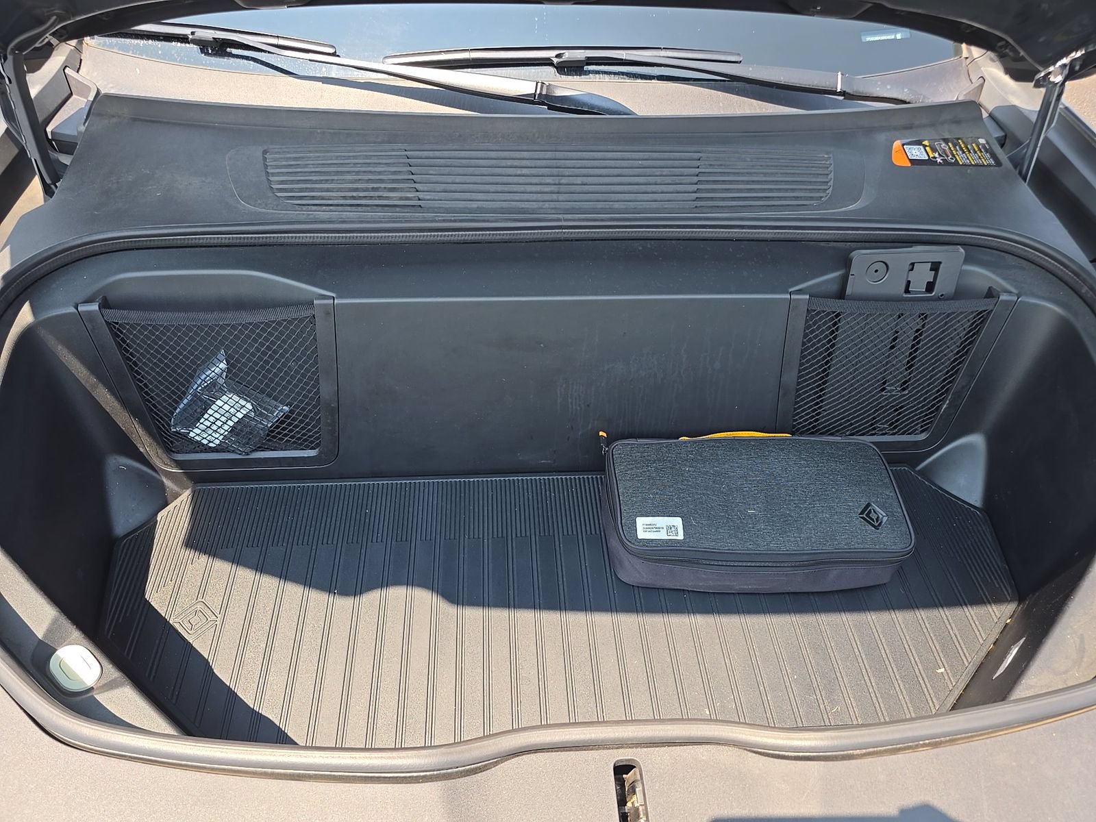 Used 2025 Rivian R1S Adventure Dual AWD/4WD image 25