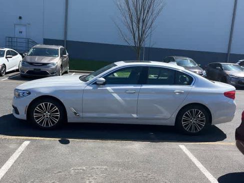 Used 2018 BMW 530i xDrive AWD/4WD image 3