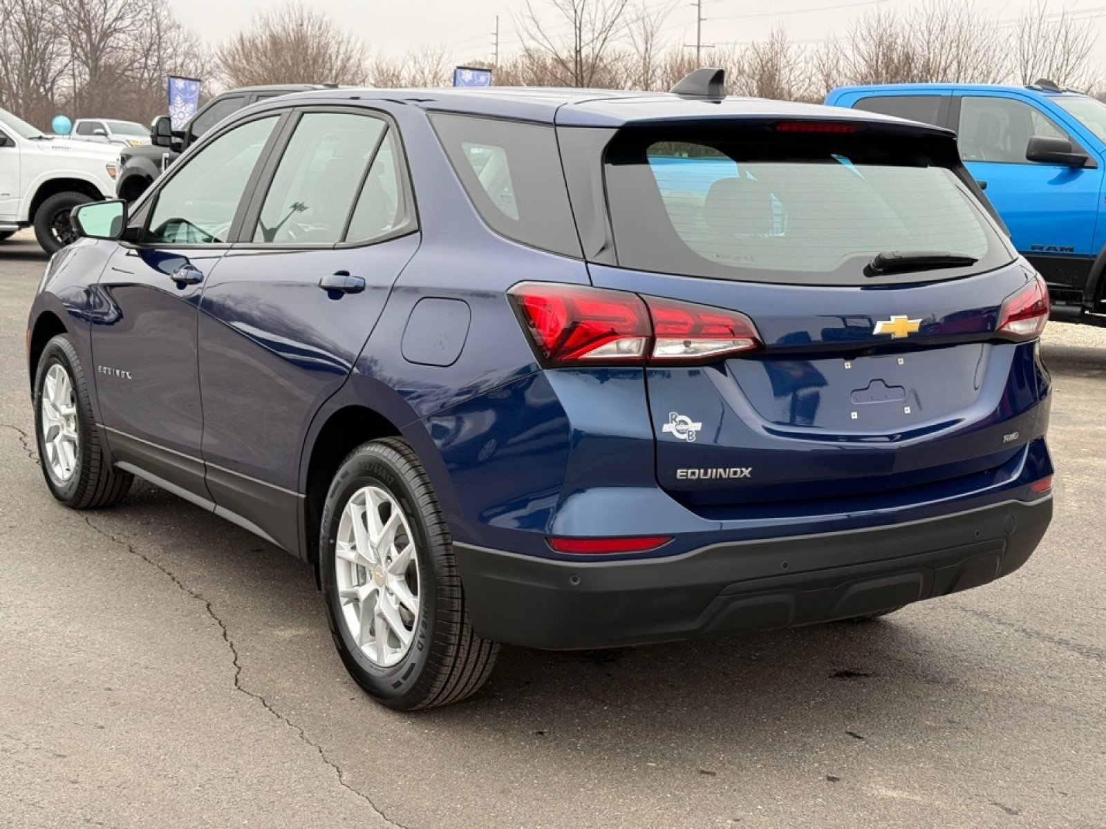 Used 2023 Chevrolet Equinox LS AWD/4WD image 6
