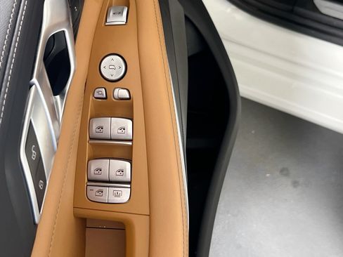 Used 2023 BMW X7 xDrive40i w/ Premium Package AWD/4WD image 18