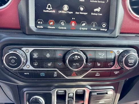 Used 2023 Jeep Wrangler Unlimited Rubicon 4xe AWD/4WD image 16