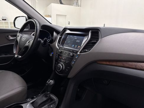 Used 2019 Hyundai Santa Fe XL AWD/4WD image 26