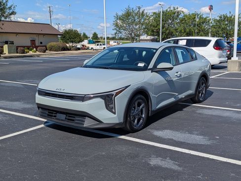 Used 2025 Kia K4 FWD image 7