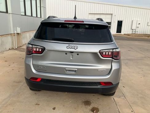 Used 2022 Jeep Compass Latitude w/ Convenience Group image 37