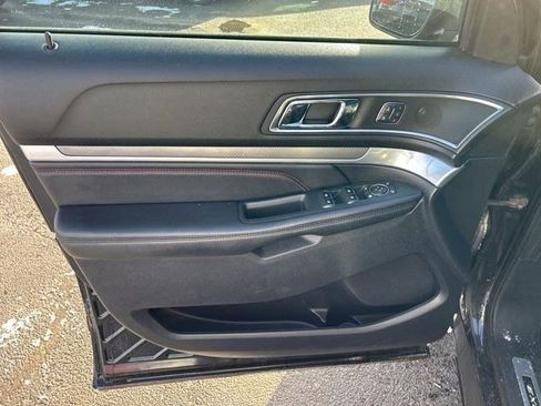 Used 2019 Ford Explorer Sport image 11
