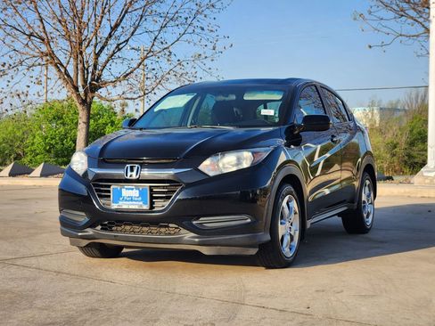 Certified 2018 Honda HR-V LX image 3