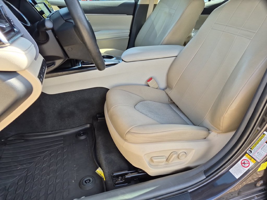 Used 2018 Toyota Camry LE w/ Convenience Package FWD image 21