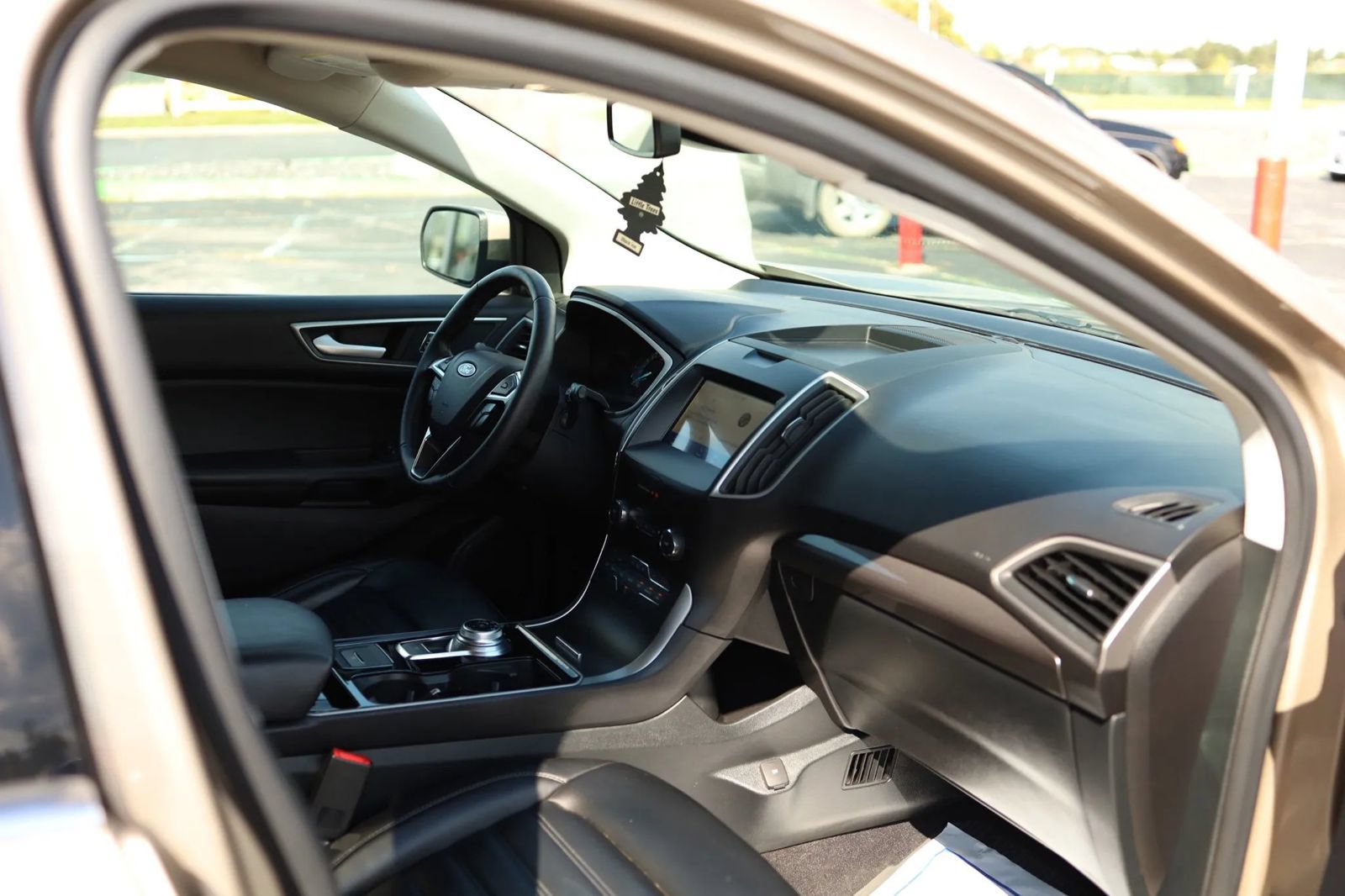 Used 2020 Ford Edge SEL w/ Cold Weather Package AWD/4WD image 40