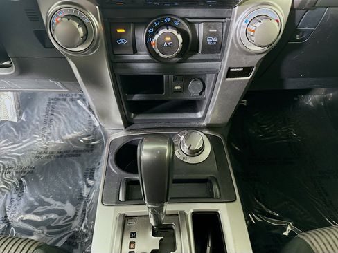Used 2024 Toyota 4Runner SR5 AWD/4WD image 23