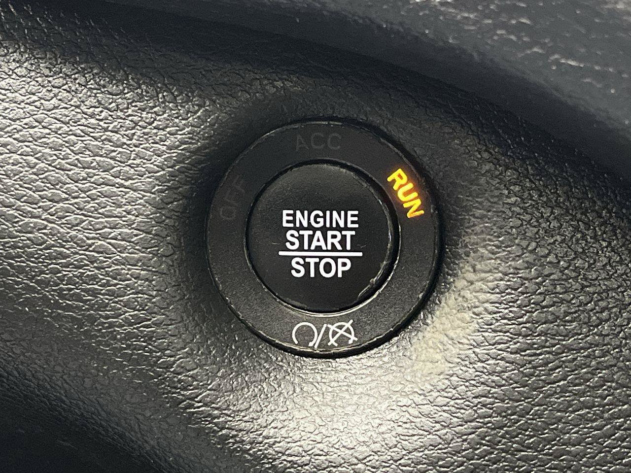 Used 2019 Jeep Cherokee Trailhawk AWD/4WD image 20