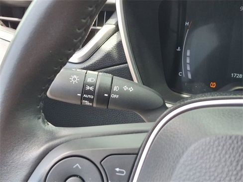 Used 2024 Toyota Corolla Cross XLE image 26