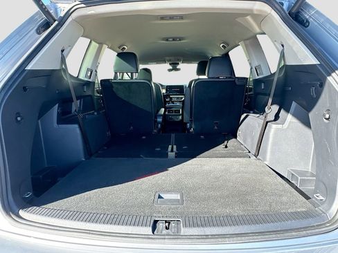 Used 2024 Volkswagen Atlas SE image 32