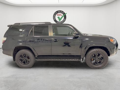Used 2020 Toyota 4Runner SR5 Premium AWD/4WD image 6