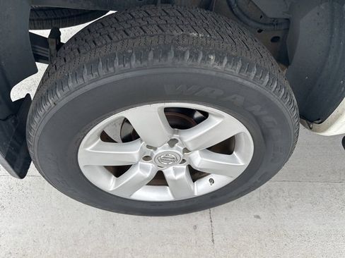 Used 2014 Nissan Titan SL w/ SL Moonroof Package image 8