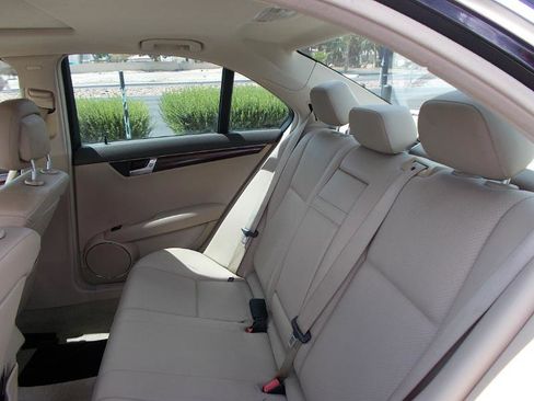 Used 2011 Mercedes-Benz C 300 Luxury image 24