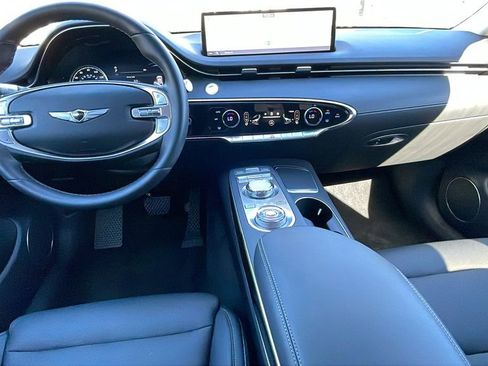 Used 2025 Genesis GV70 2.5T image 17