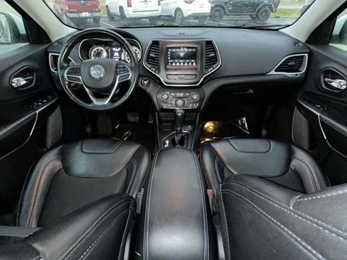 Used 2019 Jeep Cherokee Latitude Plus w/ Cold Weather Group image 30