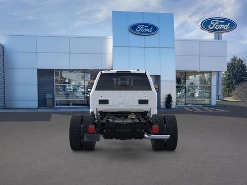 New 2025 Ford F550 4x4 Crew Cab image 5
