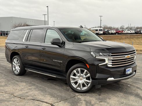 Used 2023 Chevrolet Suburban High Country image 6