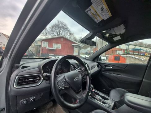 Used 2023 Chevrolet Equinox RS w/ RS Leather Package image 9