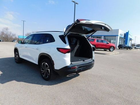 Used 2025 Buick Enclave Sport Touring image 23