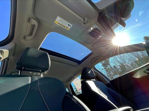 Used 2024 Acura TLX w/ Technology Package image 17