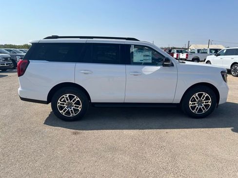 New 2025 Ford Expedition Active image 9