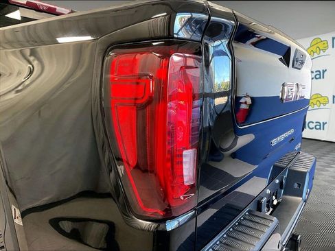 Used 2023 GMC Sierra 1500 AT4 w/ AT4 Premium Package AWD/4WD image 35