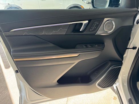 Used 2025 Buick Enclave Avenir w/ Super Cruise Package image 16