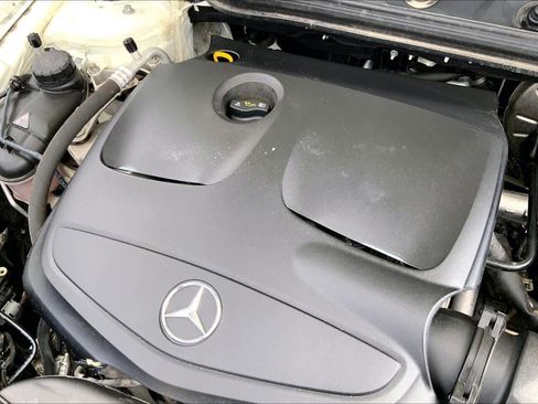 Used 2016 Mercedes-Benz GLA 250 4MATIC image 33