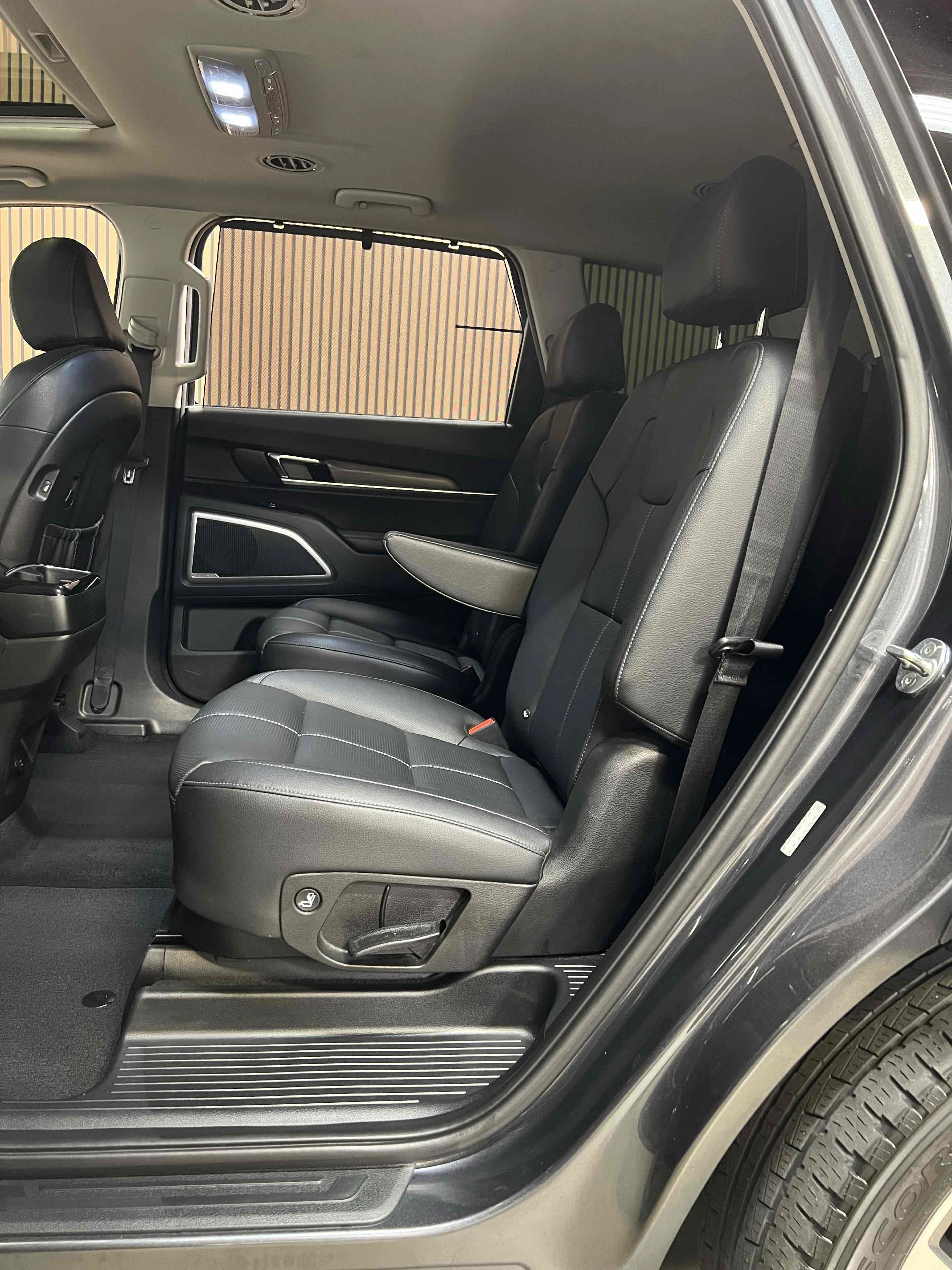 Used 2022 Kia Telluride EX w/ EX Premium Package FWD image 32
