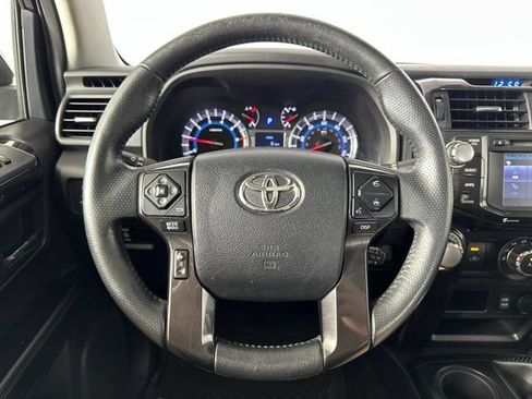 Used 2018 Toyota 4Runner TRD Off-Road Premium AWD/4WD image 5